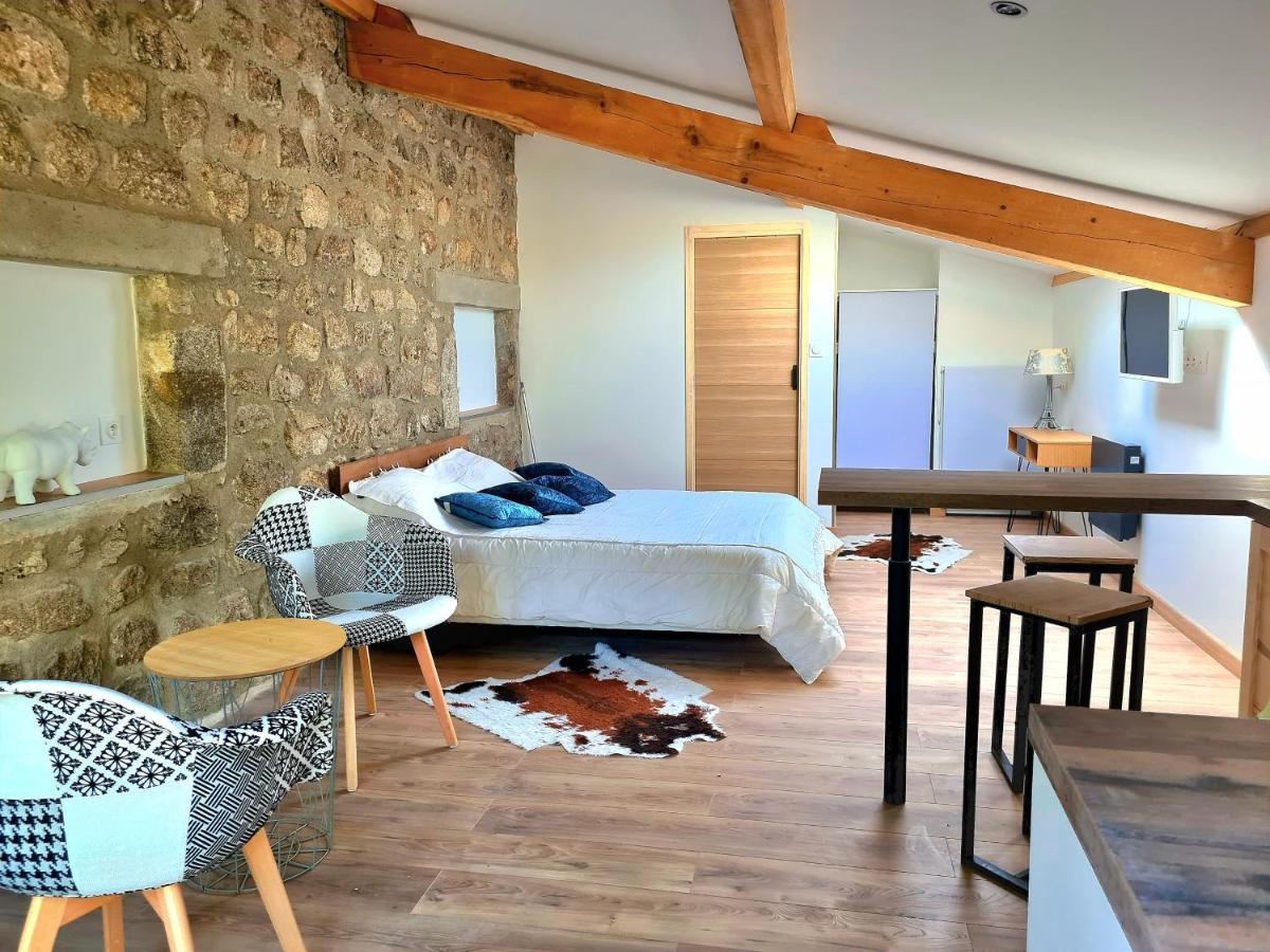 Room Lover Les Chaizes Saint-Romain-Lachalm Luaran gambar